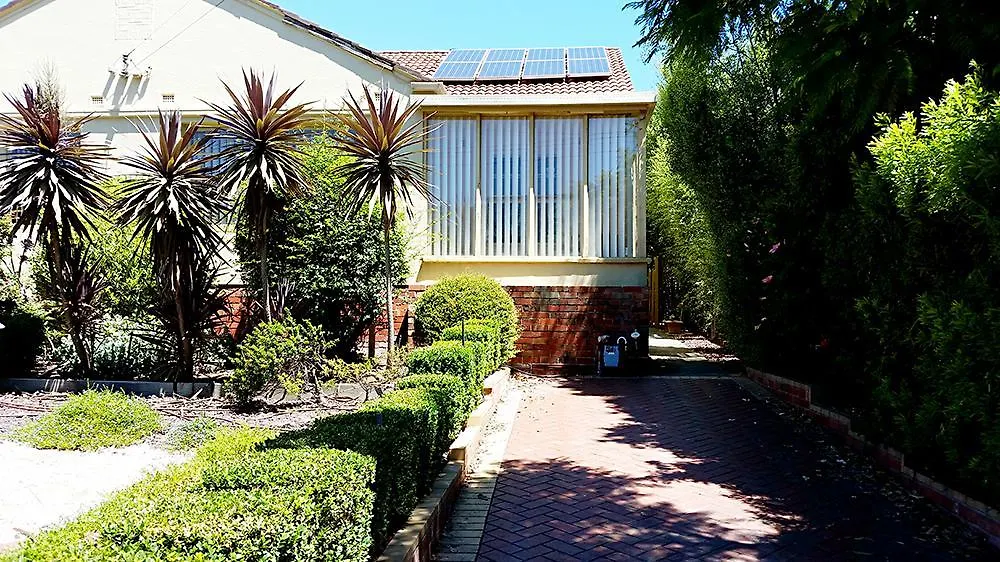 Deco Family House-1