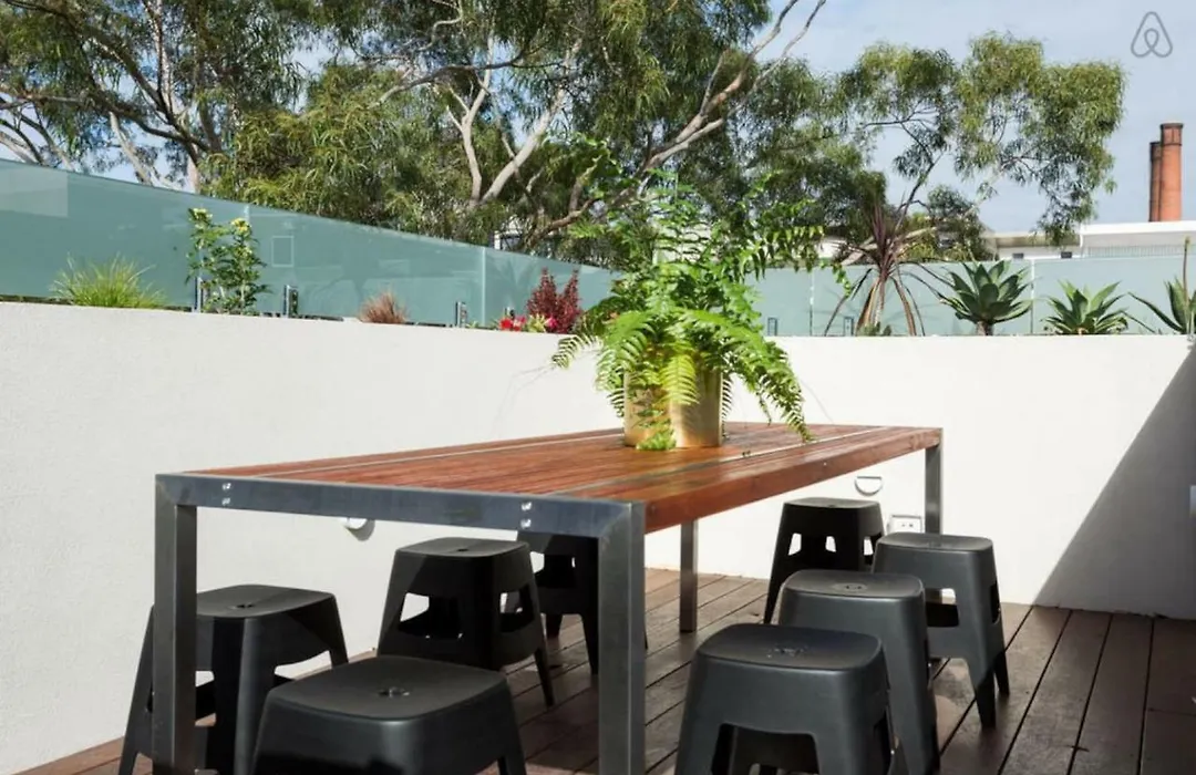 Lola Three Levels Of Style With Rooftop Terrace-1
